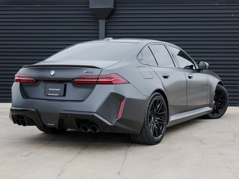 Used 2025 BMW M5 w/ Carbon Package image 7