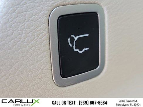 Used 2023 Chrysler Pacifica Touring-L FWD image 13