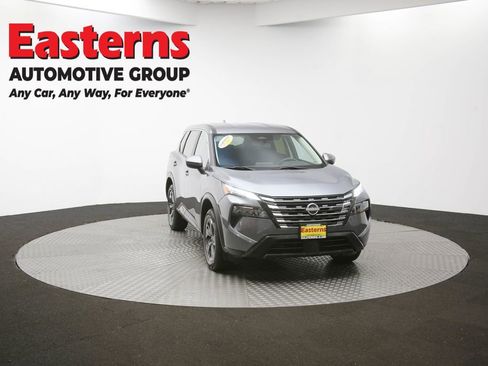 Used 2024 Nissan Rogue SV image 50