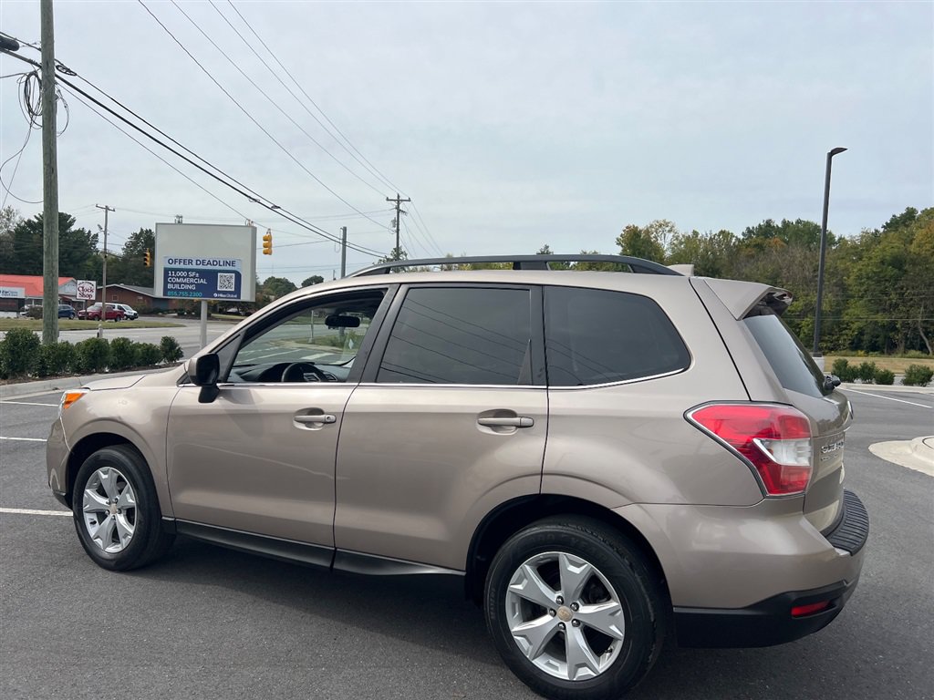 Used 2016 Subaru Forester 2.5i Limited AWD/4WD image 3