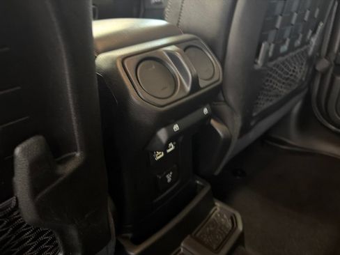 Used 2020 Jeep Wrangler Unlimited Rubicon w/ LED Lighting Group AWD/4WD image 28