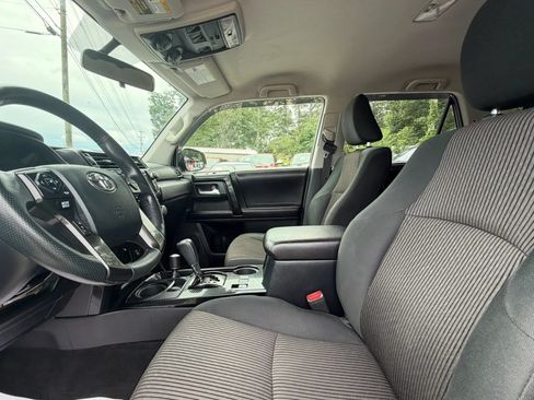 Used 2017 Toyota 4Runner TRD Off-Road AWD/4WD image 13