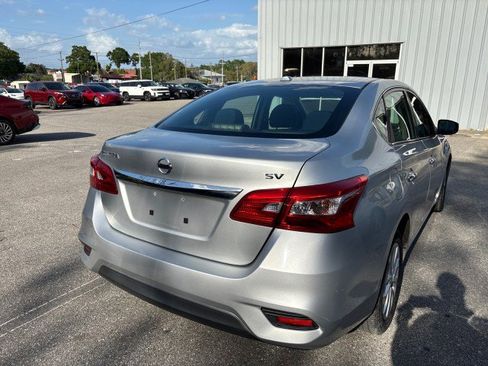Used 2019 Nissan Sentra SV image 9