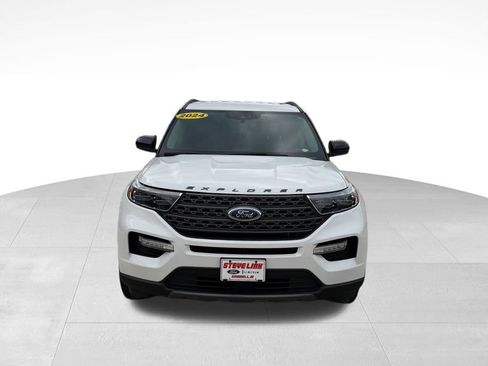 Used 2024 Ford Explorer XLT w/ Equipment Group 202A AWD/4WD image 2