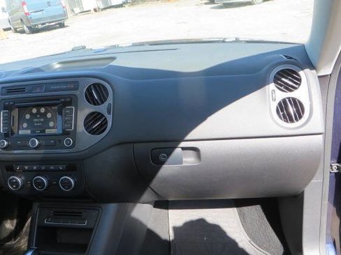 Used 2014 Volkswagen Tiguan SEL image 29