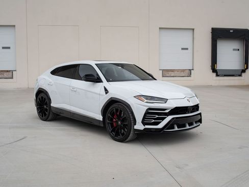 Used 2019 Lamborghini Urus image 4