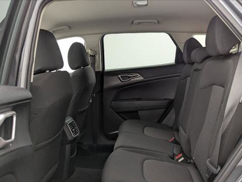 Used 2024 Kia Sportage LX FWD image 17