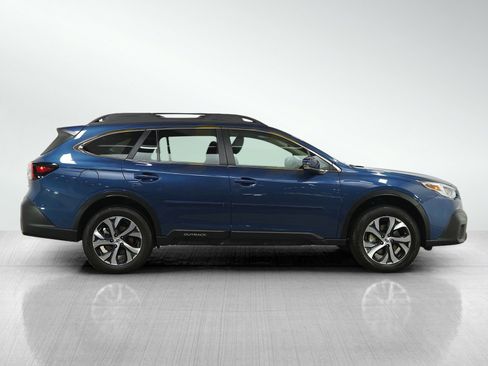 Used 2022 Subaru Outback Limited image 6