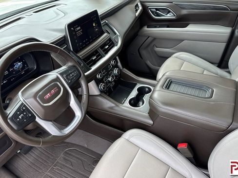 Certified 2024 GMC Yukon XL SLT w/ SLT Premium Package AWD/4WD image 10