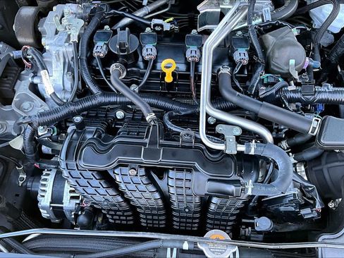 Used 2024 Nissan Altima 2.5 SV FWD image 32