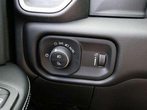 New 2026 RAM 2500 Big Horn AWD/4WD image 18