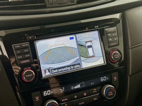 Used 2017 Nissan Rogue SV w/ SV Premium Package FWD image 22