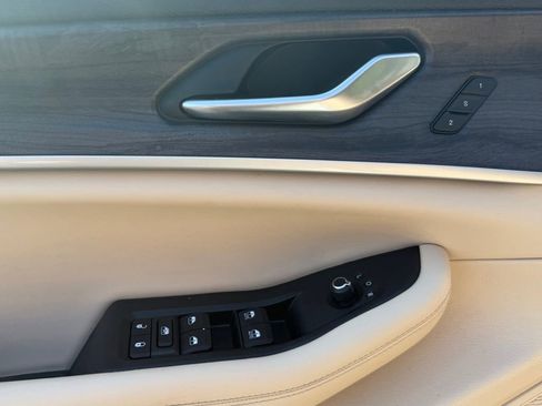 Used 2023 Jeep Grand Cherokee Limited AWD/4WD image 13