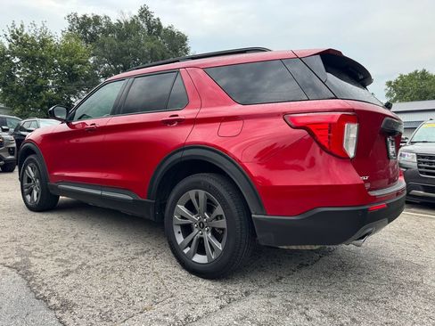 Used 2024 Ford Explorer XLT w/ Equipment Group 202A AWD/4WD image 7