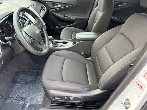 Used 2023 Chevrolet Malibu LT image 9