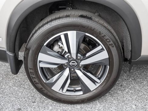 Used 2025 Nissan Rogue SL w/ SL Premium Package AWD/4WD image 39