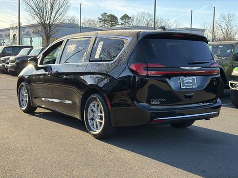 New 2026 Chrysler Pacifica Select image 11
