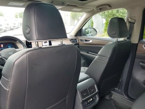 Used 2024 Volkswagen Atlas SEL Premium R-Line AWD/4WD image 8