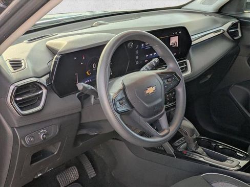 Used 2025 Chevrolet TrailBlazer LT image 10