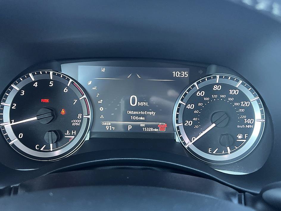 Used 2024 Toyota Highlander XLE FWD image 24