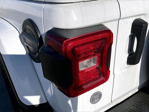 Certified 2021 Jeep Wrangler Unlimited Sahara image 31