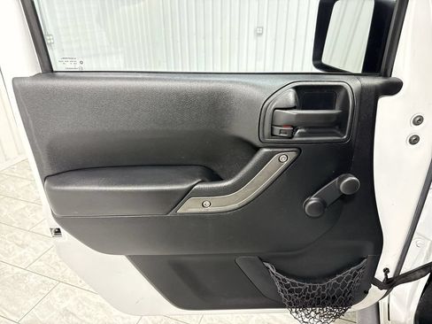 Used 2017 Jeep Wrangler Unlimited Sport AWD/4WD image 23
