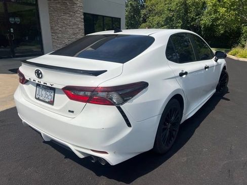 Used 2021 Toyota Camry SE FWD image 9
