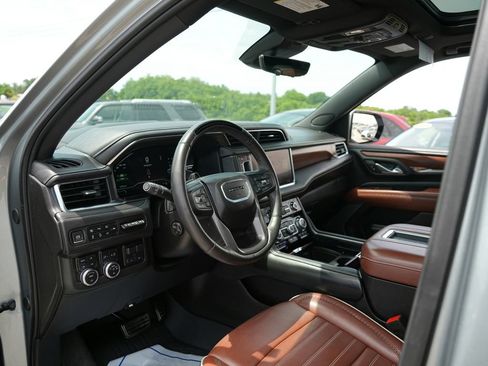 Used 2024 GMC Yukon Denali Ultimate AWD/4WD image 20