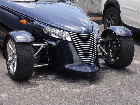 Used 2001 Chrysler Prowler RWD image 2