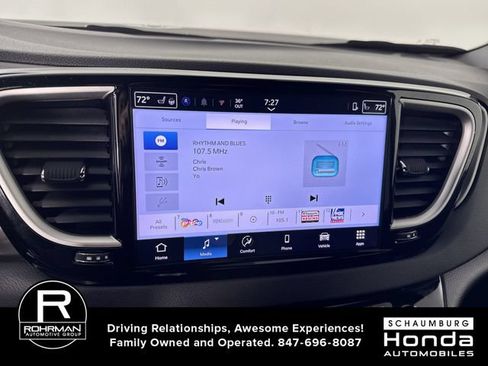 Used 2025 Chrysler Pacifica Select FWD image 6