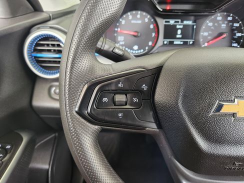 Certified 2025 Chevrolet Trax LS image 29