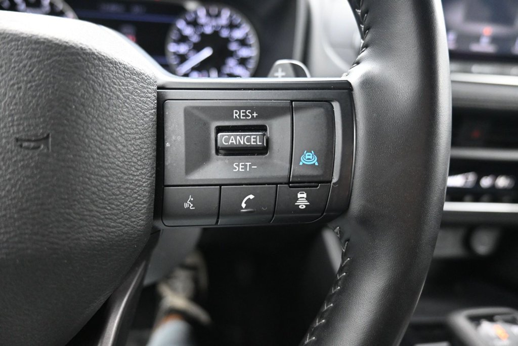 Used 2025 Nissan Rogue SV AWD/4WD image 11