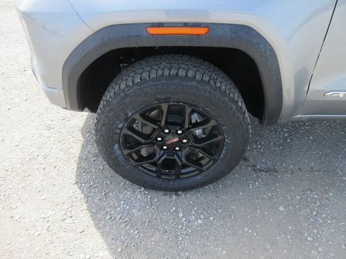 New 2026 GMC Canyon AT4 w/ Technology Plus Package image 11