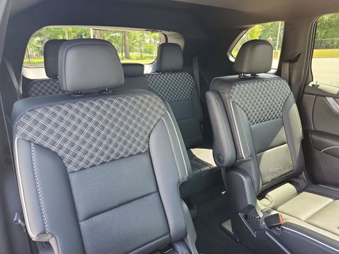 Certified 2024 GMC Acadia Denali w/ Super Cruise Package FWD image 9