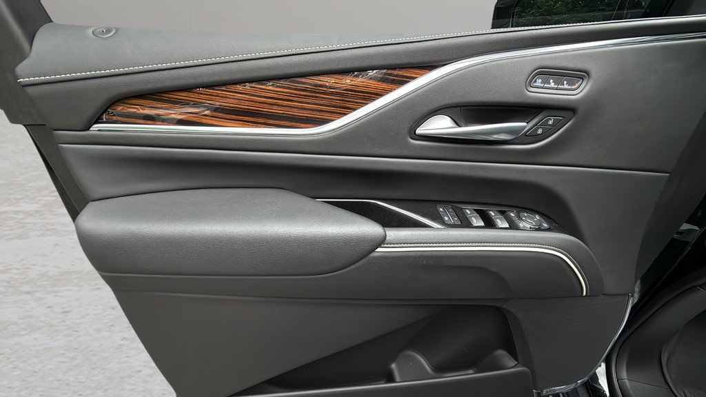 Certified 2024 Cadillac Escalade ESV Premium Luxury w/ LPO, Floor Liner Package AWD/4WD image 14