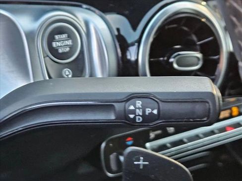 Used 2022 Mercedes-Benz GLB 250 w/ Premium Package Lite image 14