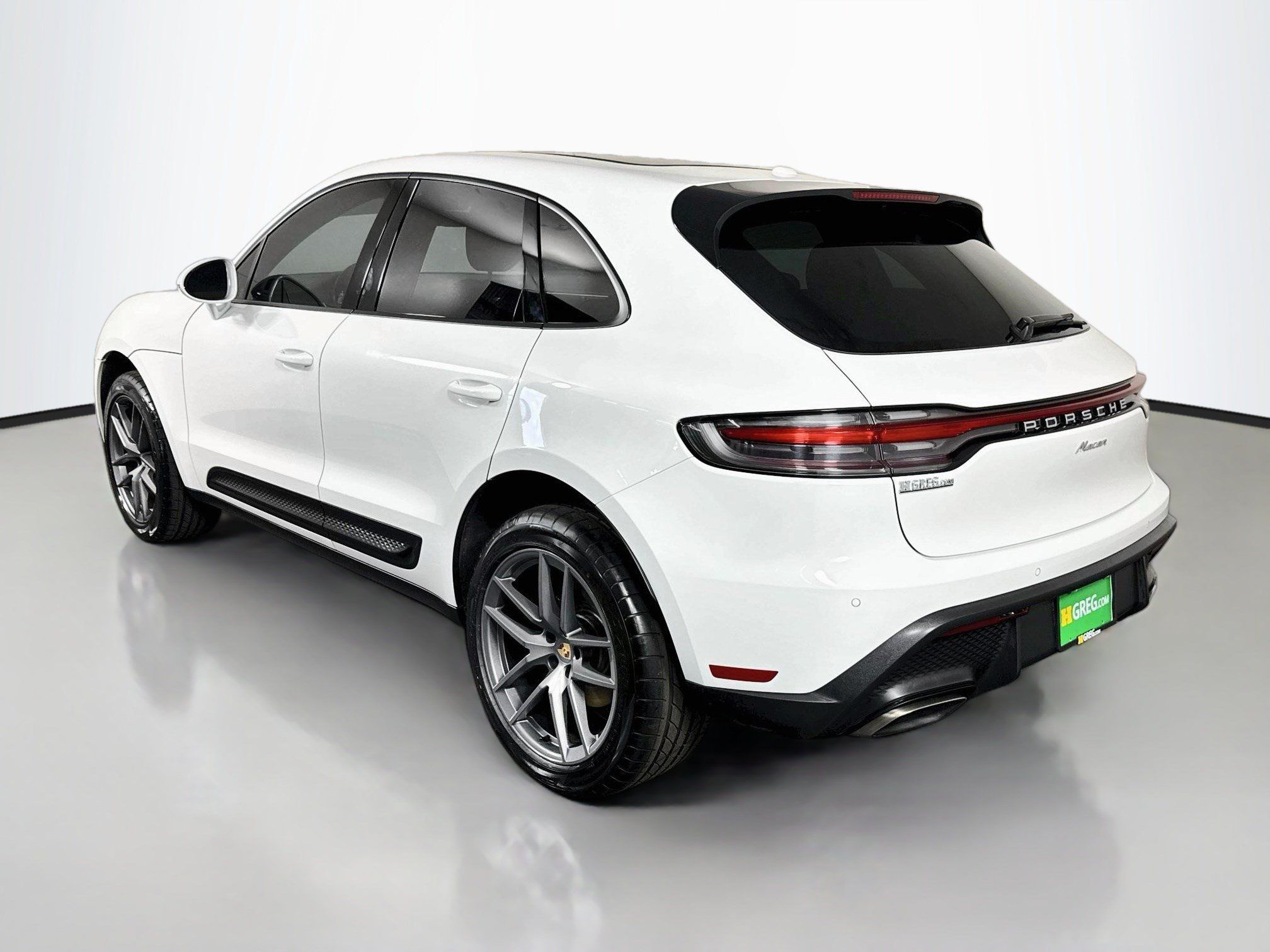 Used 2024 Porsche Macan AWD/4WD image 7