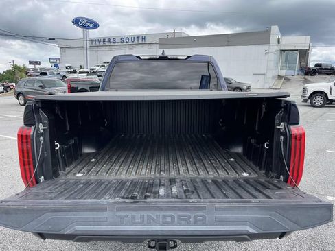Used 2022 Toyota Tundra SR5 w/ Convenience Package RWD image 11