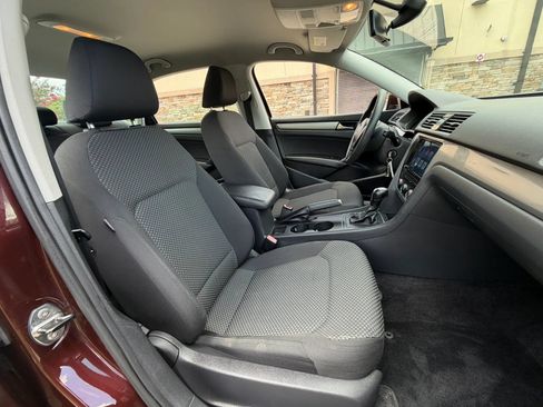 Used 2014 Volkswagen Passat 2.5 S FWD image 32