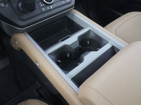 New 2026 Land Rover Defender 110 V8 image 13