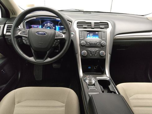 Used 2018 Ford Fusion S image 22