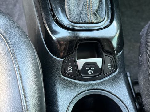 Used 2018 Jeep Compass Limited w/ Navigation Group FWD image 27