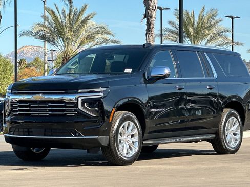 New 2026 Chevrolet Suburban Premier image 8