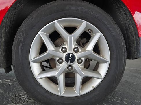 Used 2025 Kia Soul LX FWD image 46