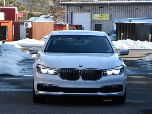 Used 2018 BMW 740i xDrive image 2