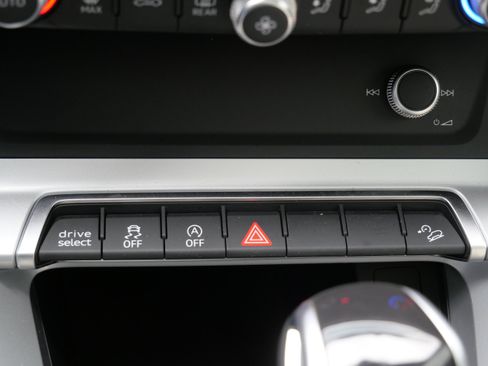 Used 2020 Audi Q3 2.0T Premium AWD/4WD image 23