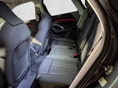 New 2025 Audi Q5 Premium Plus image 17