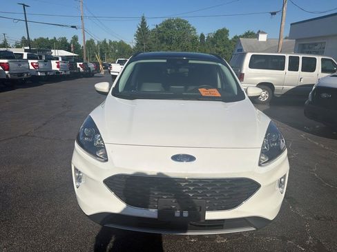 Used 2022 Ford Escape SEL w/ Class II Trailer Tow Package FWD image 3