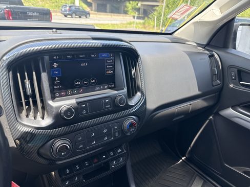 Used 2022 Chevrolet Colorado ZR2 w/ ZR2 Dusk Special Edition AWD/4WD image 23