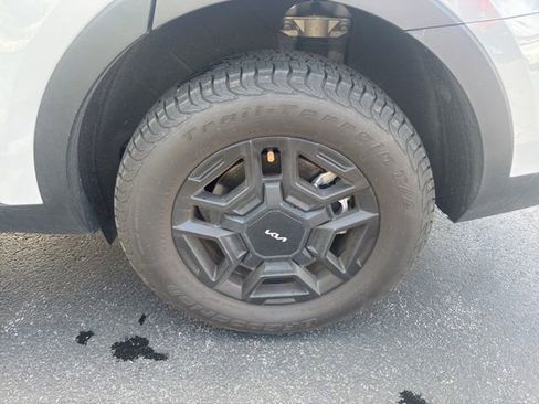 Used 2024 Kia Sorento SX Prestige image 16